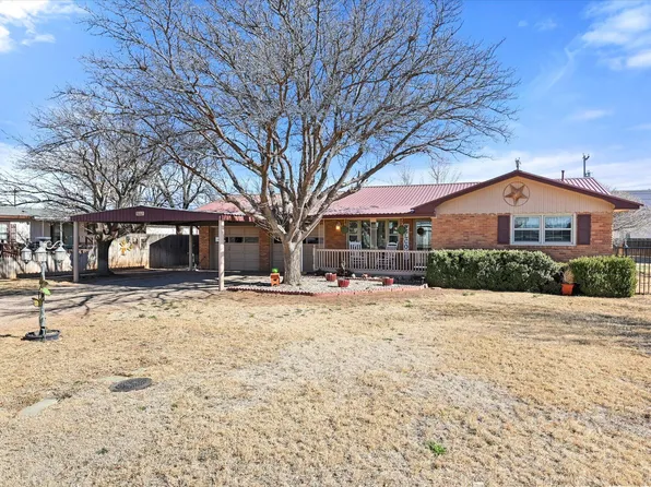 3002 Castro St, Plainview, TX 79072
