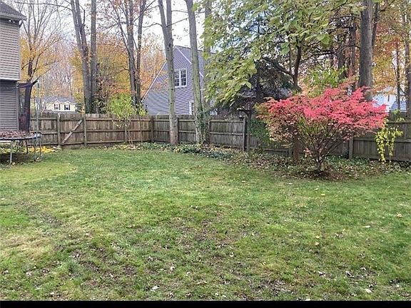 3rd image of 6050 White Oak Dr