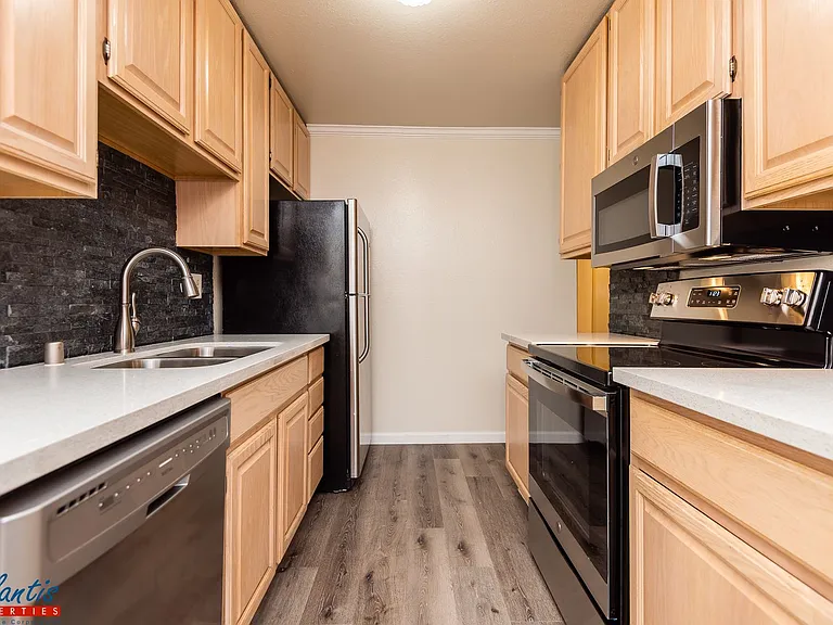 247 N Capitol Ave #193 — Photo 5