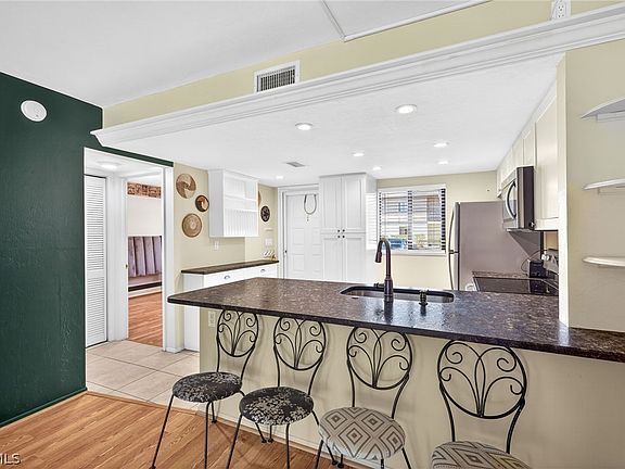 5th image of 1251 Barrett Rd APT 702