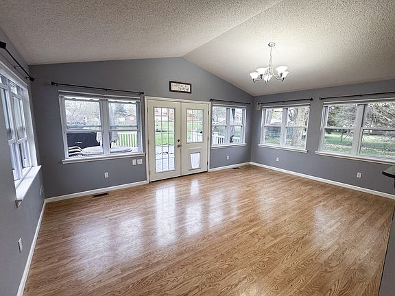 2nd image of 18090 Shamrock Blvd