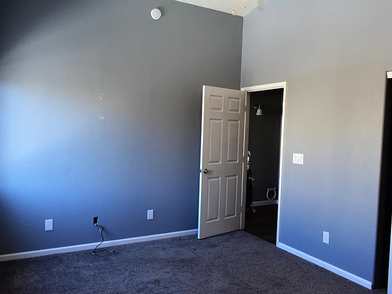 2065 N Jennifer Ave — Photo 22