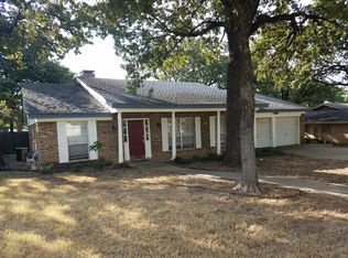 2601 Summit View Dr, Bedford, TX 76021