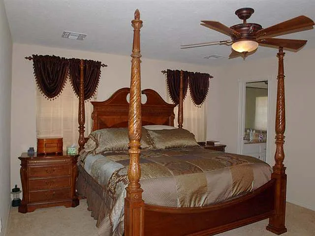 3706 NE Fieldcrest Dr — Photo 9