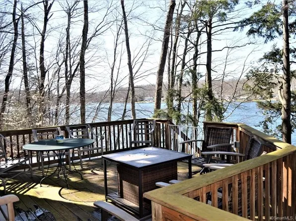 93 Lakeside Dr, Ashford, CT 06278