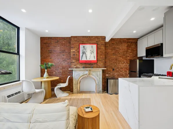 437 W 43rd St #2R, New York, NY 10036