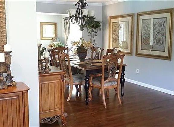 2nd image of 610 Knollwood Ct