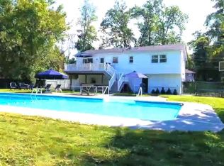 363 Old Mill Rd, Valley Cottage, NY 10989