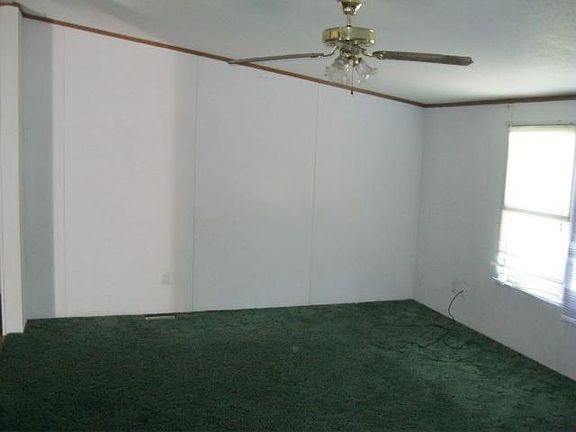 4th image of 3715 Plum St