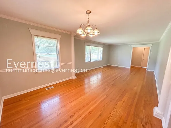 711 Elliott Dr — Photo 7