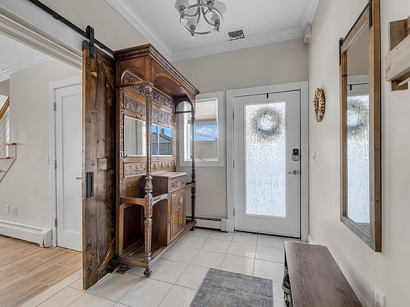 3rd image of 20 Greenwich Ave