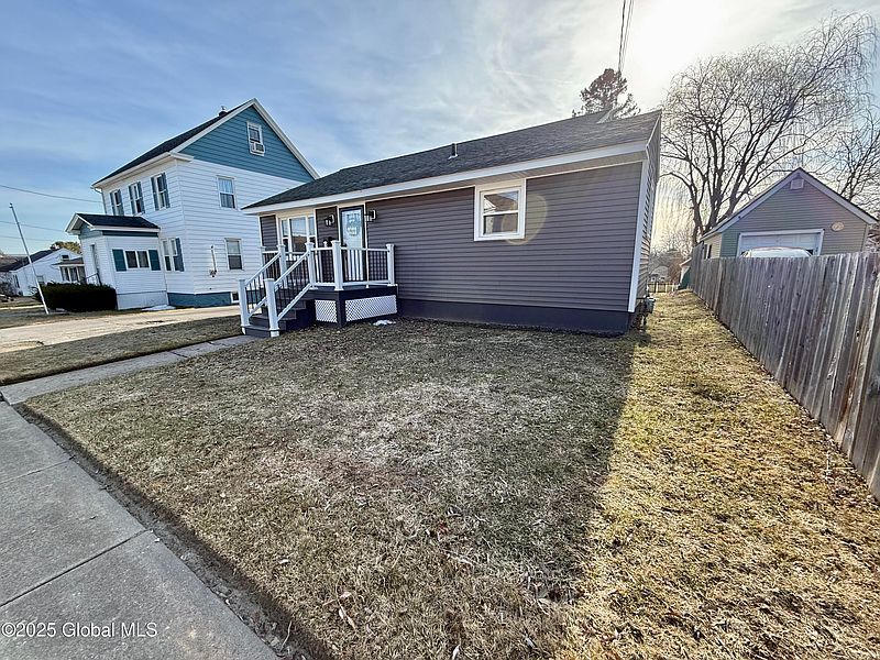 2nd image of 15 Catherine Street