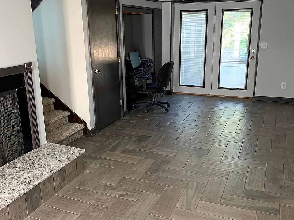 1st image of 9010 Lakeview Dr