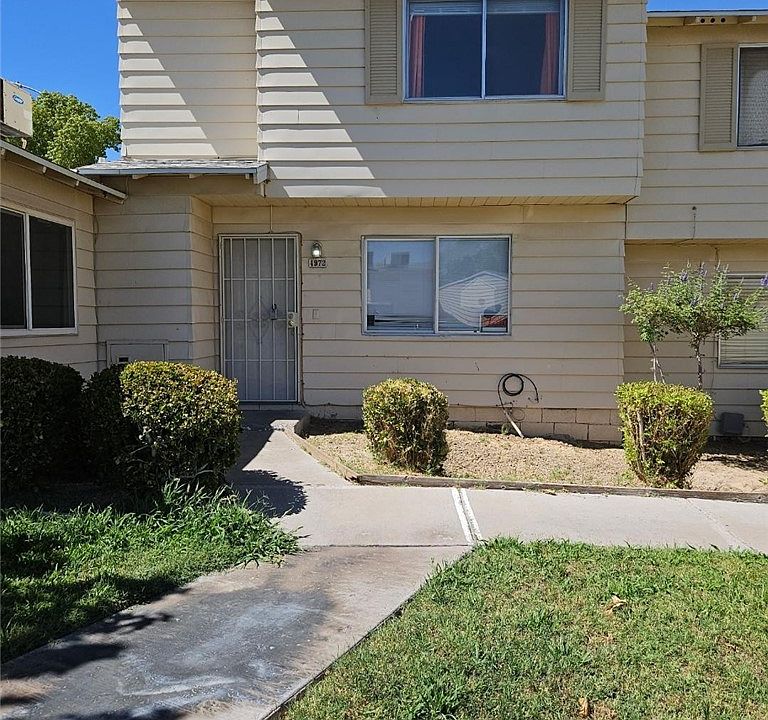 1st image of 4972 Larkspur St
