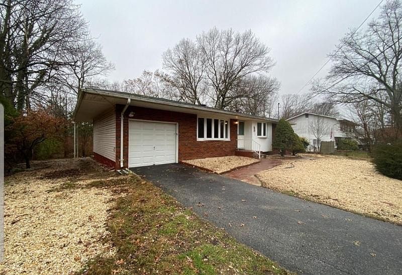 1st image of 82 Green Dr