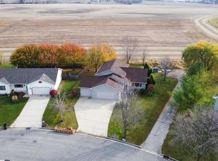 1419 Prairie Rose Dr, Sun Prairie, WI 53590