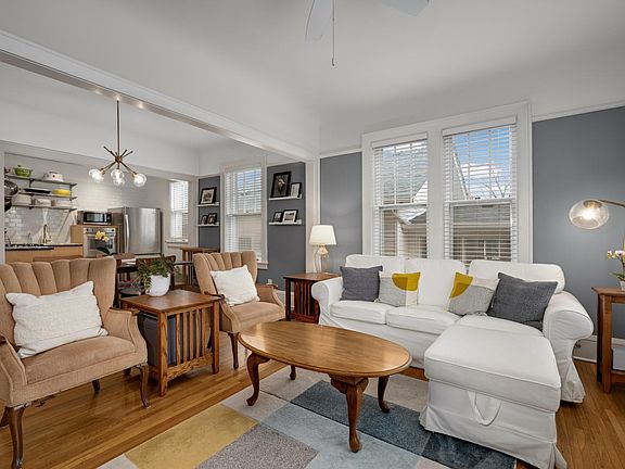 3rd image of 3909 Aldrich Ave S APT 5