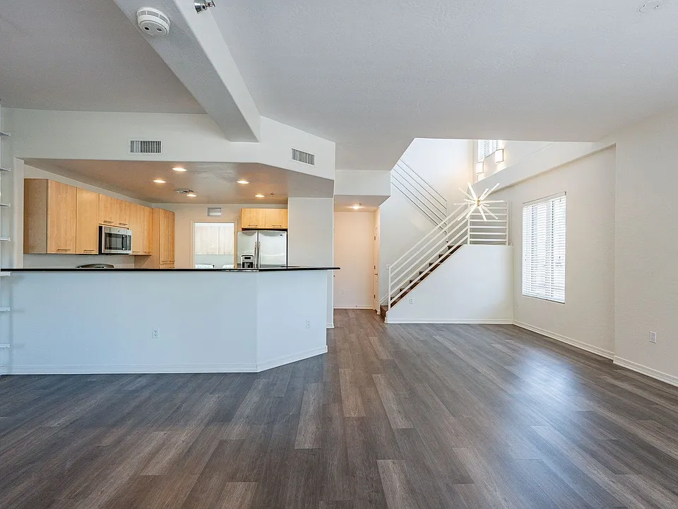 16 W Encanto Blvd #130