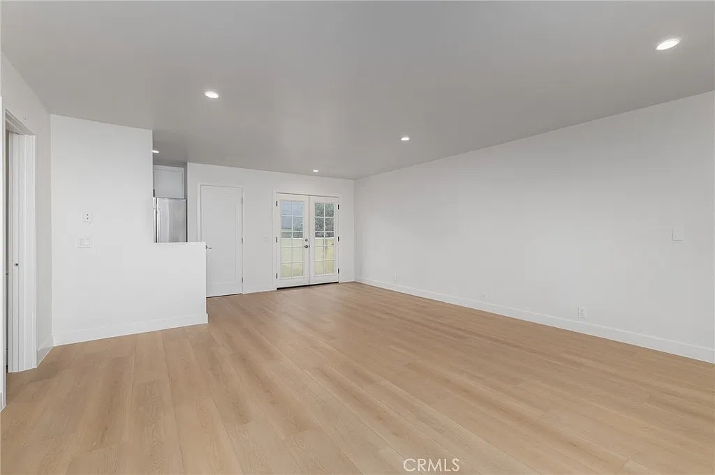 2 bed, 1.5 bath, 1100 sqft, $3,500 — Photo 3