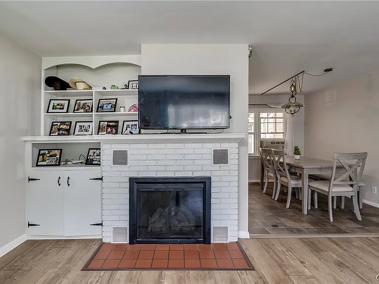 325 Paddock St — Photo 18
