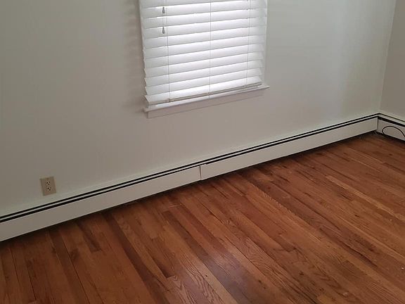 4th image of 926 9th Street