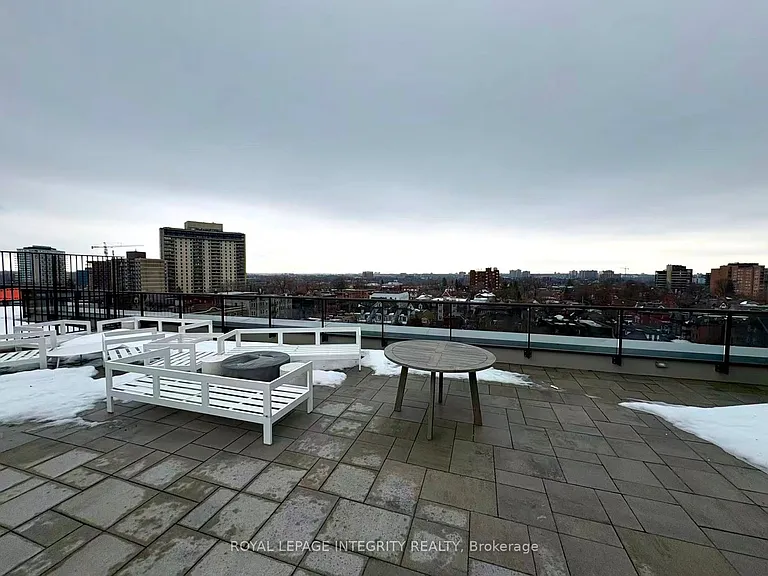 560 Rideau St #522 — Photo 24