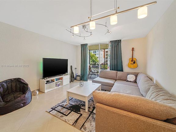 2nd image of 8235 Lake Dr APT 201
