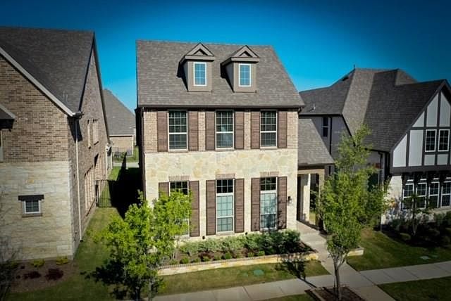 1st image of 7117 Royal View Dr
