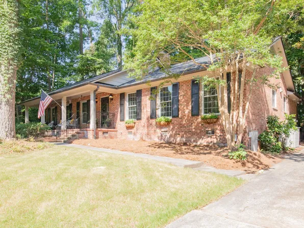 822 Churchill Dr, Chapel Hill, NC 27517