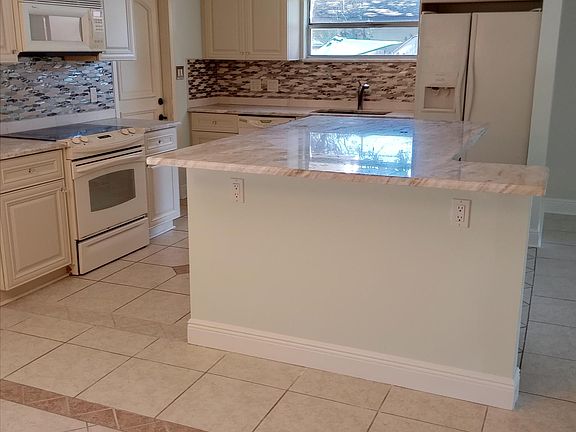 3rd image of 2311 Westwood Dr