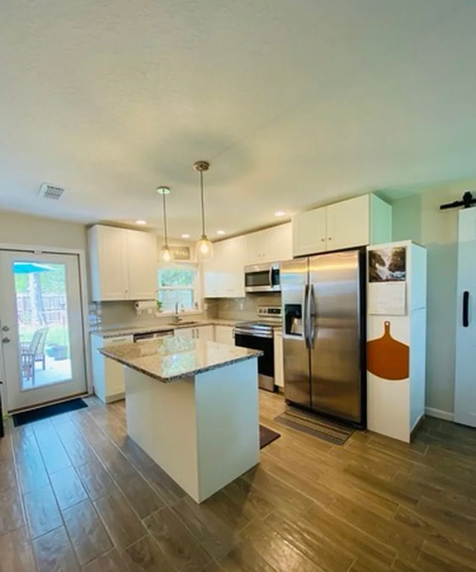 471 Jeri Dr — Photo 2