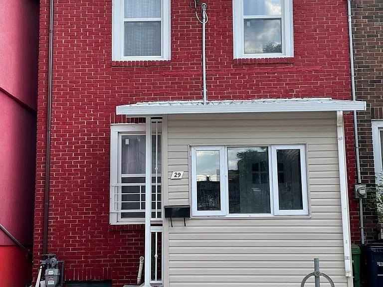 29 Glasgow St #BASEMENT — Photo 1