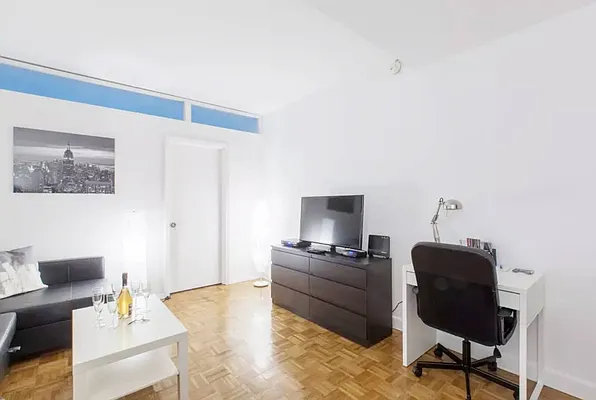 Rented by Metropolitan Property Group | media 13