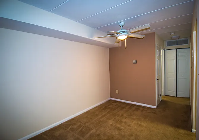Ashley Apartments — Photo 40