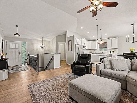 4th image of 11477 Killarney Dr