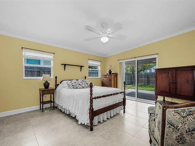 253 Park Cir S — Photo 17