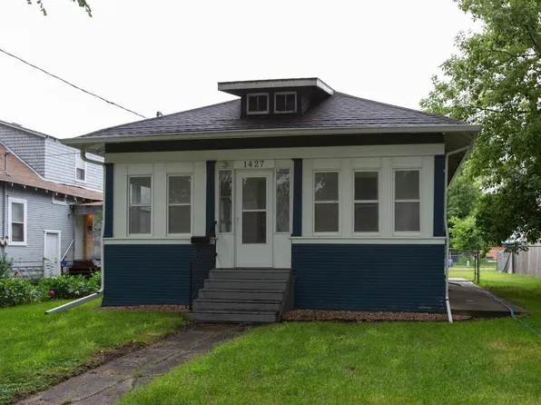 1427 3rd Ave N, Fargo, ND 58102