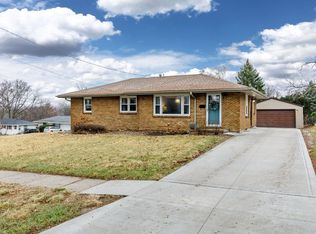 7202 Beechwood Dr, Urbandale, IA 50322