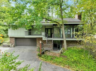 7065 Walton Rd, Walton Hills, OH 44146