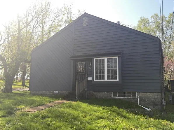 802 W Lindell St, West Frankfort, IL 62896