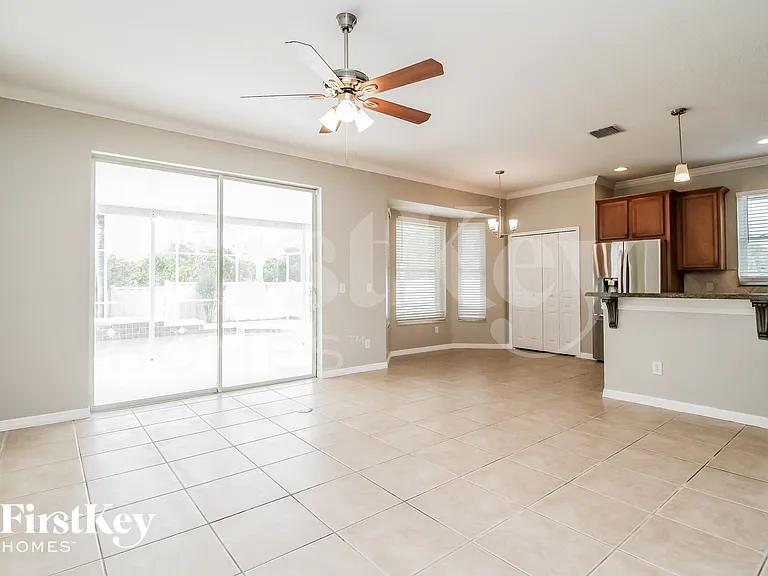 483 Sycamore Springs St — Photo 4