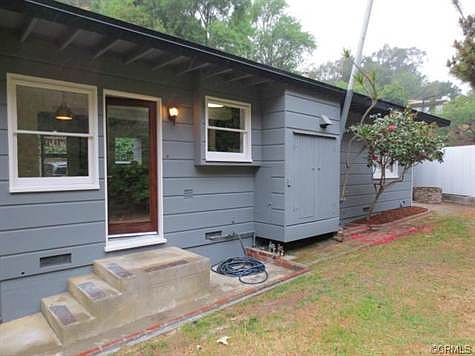 3rd image of 1432 N Beverly Glen Blvd