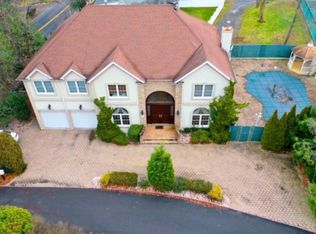 120 Romer Rd, Staten Island, NY 10304