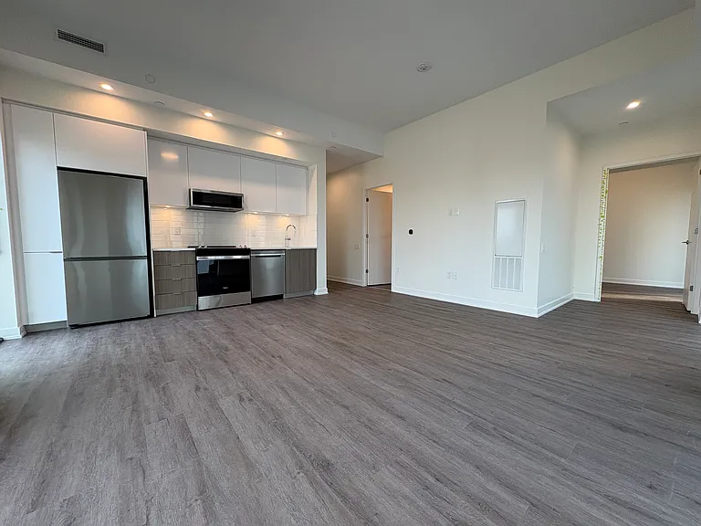 25 Gibbs Rd — Photo 86