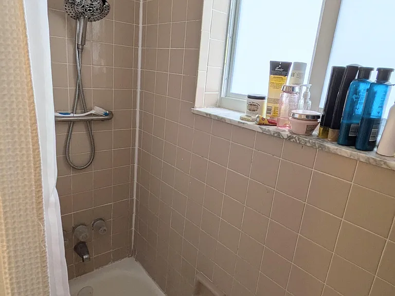 Bathtub