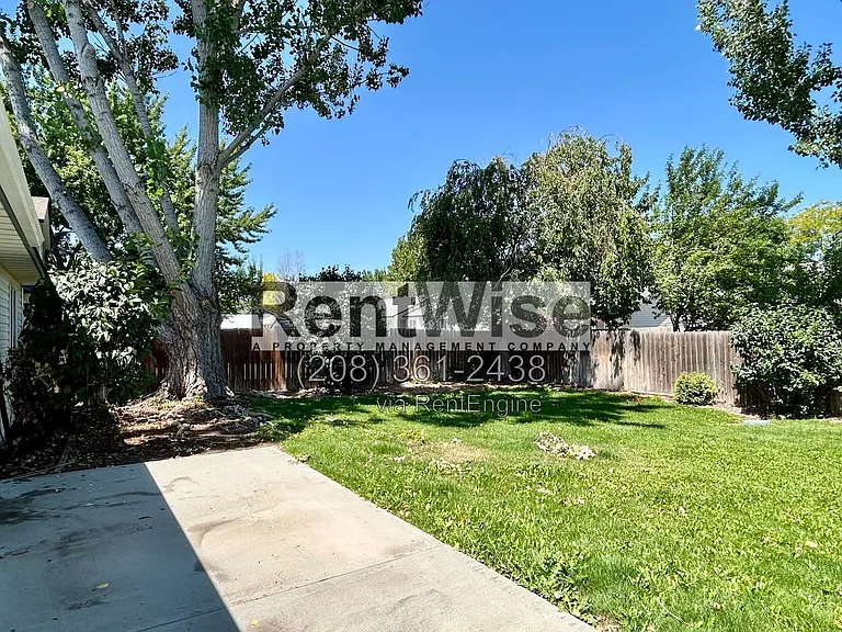 14232 Carolina St — Photo 15