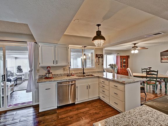 3rd image of 9834 W Santa Fe Dr