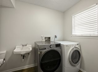 6521 E 128th St, Grandview, MO 64030