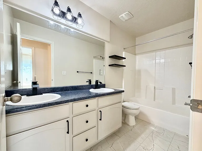 6353 W Passenger Ln — Photo 19