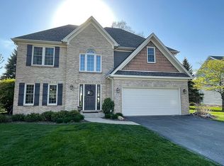 1721 Fox Trail Dr, Batavia, IL 60510